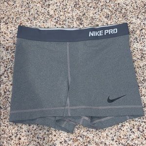 Like new women’s grey Nike dri fit spandex S